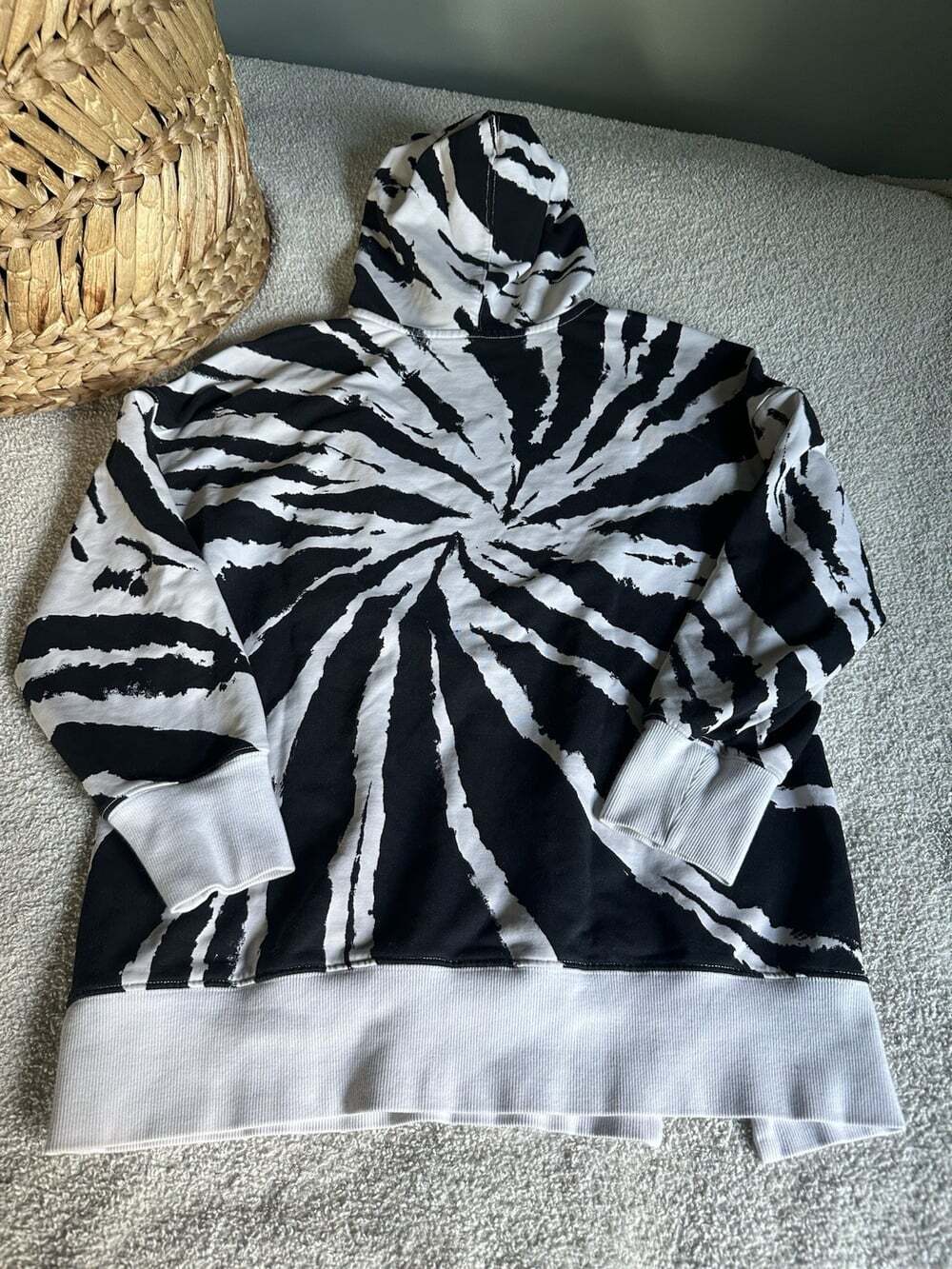 Fabletics Jasmine Tie Dye Hoodie Black White Oversized Women’s XS - Picture 5 of 6